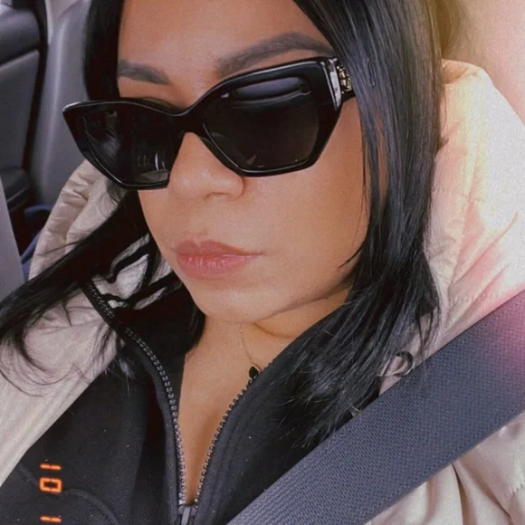 Tory Burch Black Sunglasses with Orange Case - Picture 7 of 7